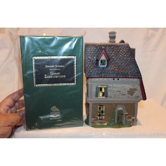 Dept 56  Village - Great Expectations Satis Manor - Picture 2 of 10